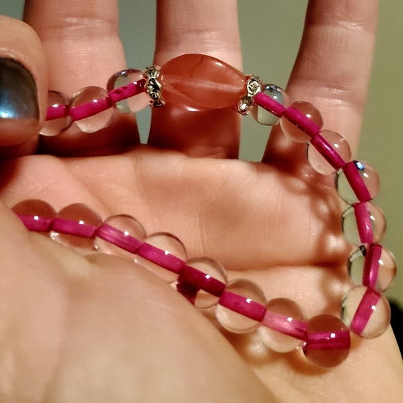 New White Crystal Ball Red Cherry Quartz Bracelet. - Picture 4 of 6
